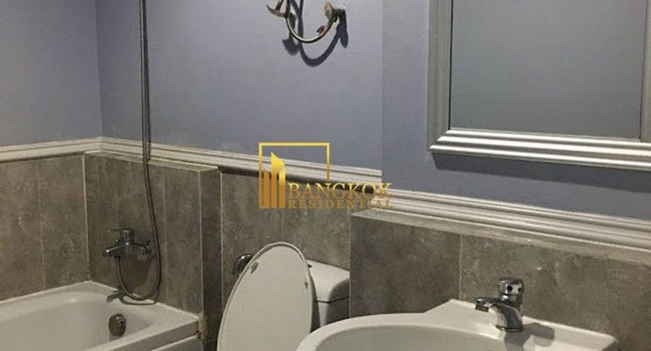 For rent 3 bedrooms condo in Khlong Toei, Bangkok