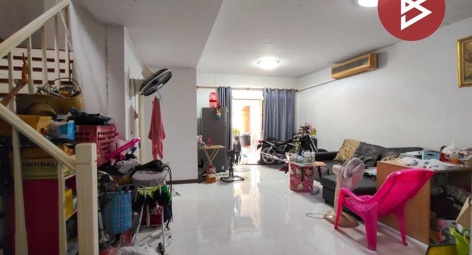 For sale 3 bedrooms townhouse in Khlong Luang, Pathum Thani