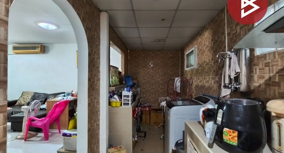 For sale 3 bedrooms townhouse in Khlong Luang, Pathum Thani