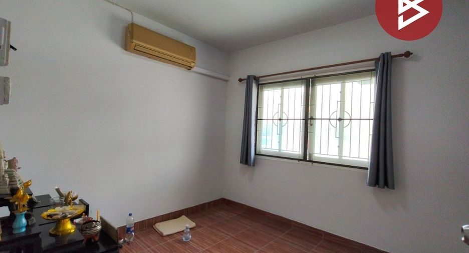 For sale 3 bedrooms townhouse in Khlong Luang, Pathum Thani