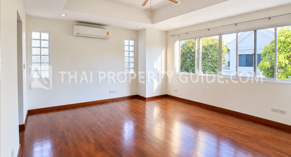 For rent and for sale 4 bedrooms house in Pak Kret, Nonthaburi