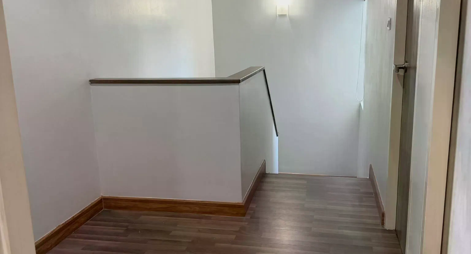 For rent 3 bedrooms house in Saraphi, Chiang Mai