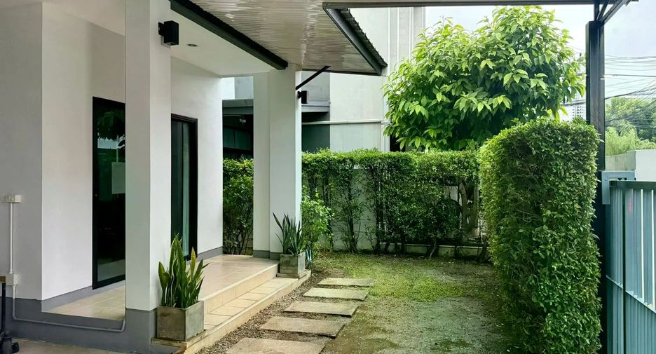 For rent 3 bedrooms house in Saraphi, Chiang Mai