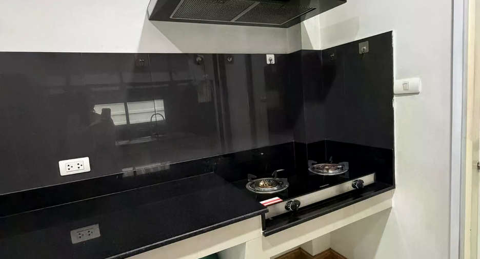 For rent 3 bedrooms house in Saraphi, Chiang Mai