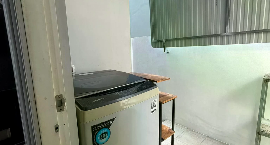 For rent 3 bedrooms house in Saraphi, Chiang Mai
