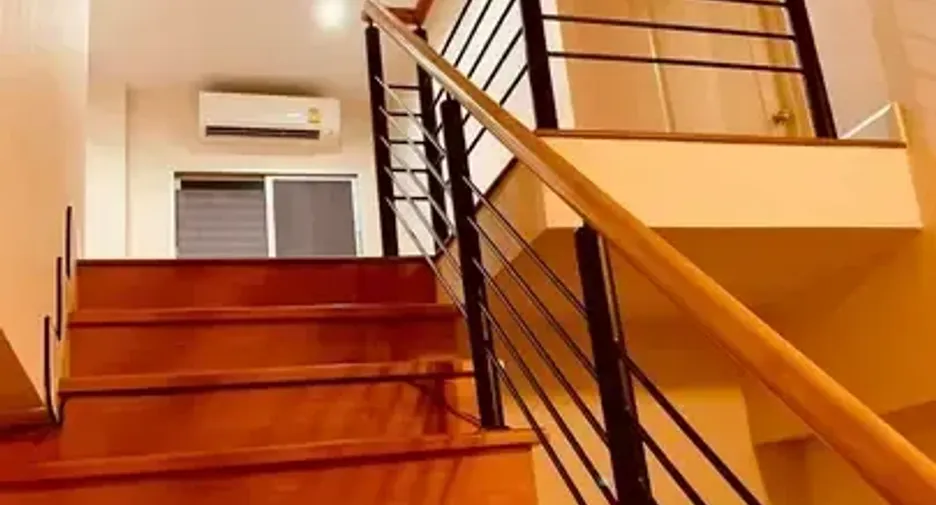 Casa en alquiler de 4 habitaciones en Phasi Charoen, Bangkok