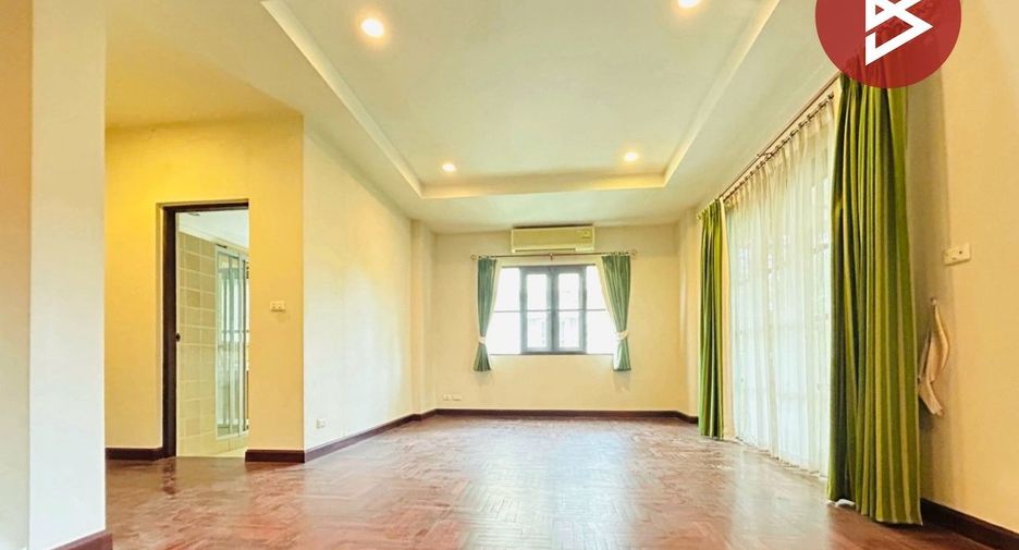 For sale 3 bedrooms house in Thung Khru, Bangkok