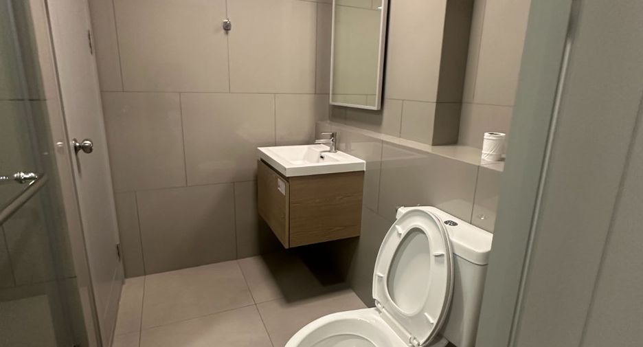 For rent 2 bedrooms condo in Bang Sue, Bangkok