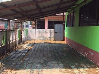 Haus zum Kauf mit 1 Zimmer in Mueang Lamphun, Lamphun