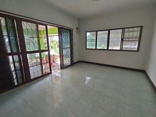 Haus zum Kauf mit 1 Zimmer in Mueang Lamphun, Lamphun