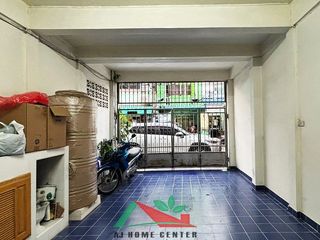 Casa adosada en venta de 2 habitaciones en Bang Sue, Bangkok