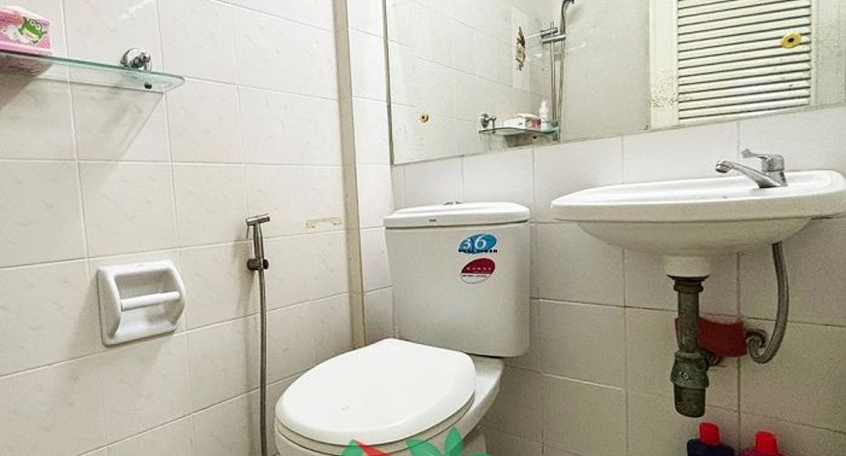Casa adosada en venta de 2 habitaciones en Bang Sue, Bangkok
