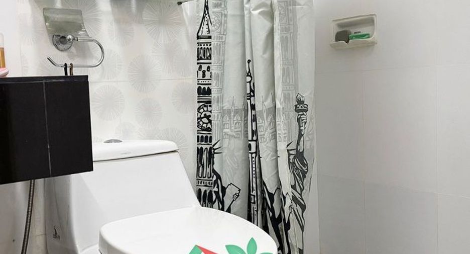 Casa adosada en venta de 2 habitaciones en Bang Sue, Bangkok