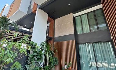 出租 3 卧室 联排别墅 在 Suan Luang, 曼谷