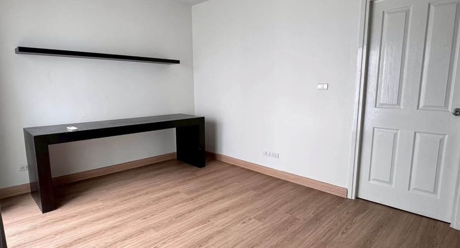 Reihenhaus zur Miete mit 3 Zimmer in Wang Thonglang, Bangkok
