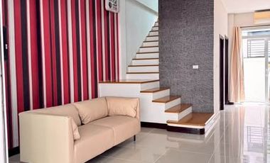 Reihenhaus zur Miete mit 3 Zimmer in Wang Thonglang, Bangkok