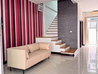 Reihenhaus zur Miete mit 3 Zimmer in Wang Thonglang, Bangkok