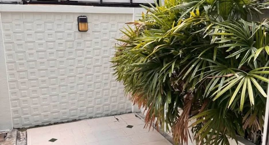 Reihenhaus zur Miete mit 3 Zimmer in Wang Thonglang, Bangkok