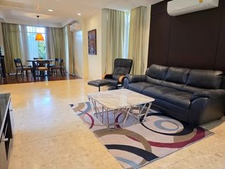 Casa en alquiler de 3 habitaciones en Wang Thonglang, Bangkok
