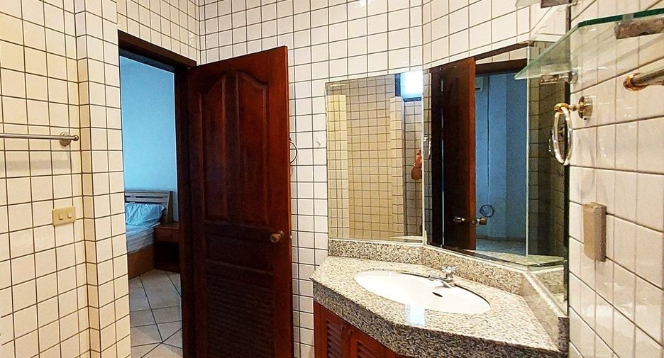 For sale 2 bedrooms villa in Mueang Chon Buri, Chonburi