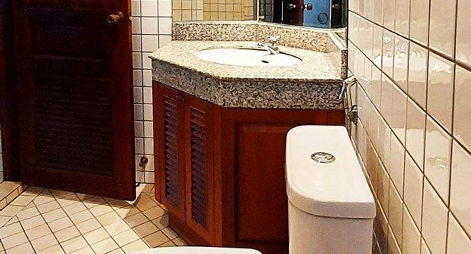 For sale 2 bedrooms villa in Mueang Chon Buri, Chonburi