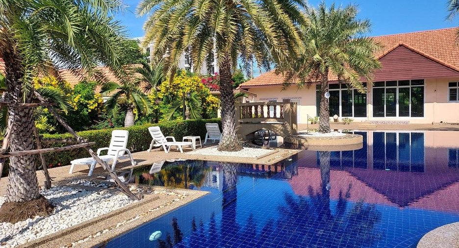 For sale 2 bedrooms villa in Mueang Chon Buri, Chonburi