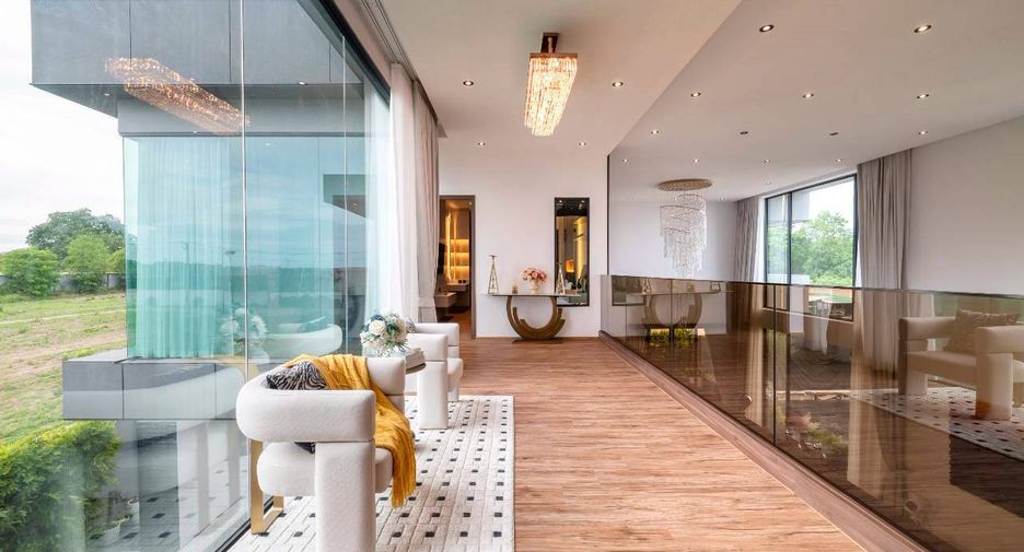 Villa zum Kauf mit 5 Zimmer in Bang Lamung, Chonburi