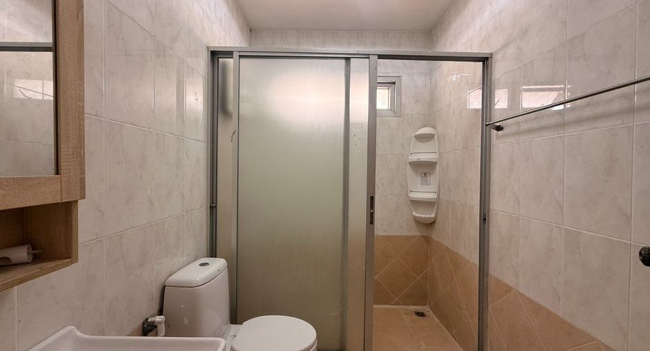 For rent 4 bedrooms house in Bang Lamung, Chonburi