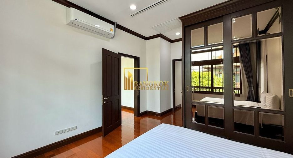 For rent 4 bedrooms villa in Yan Nawa, Bangkok