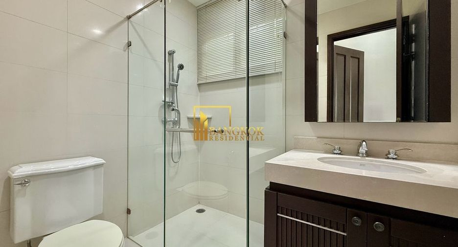 For rent 4 bedrooms villa in Yan Nawa, Bangkok
