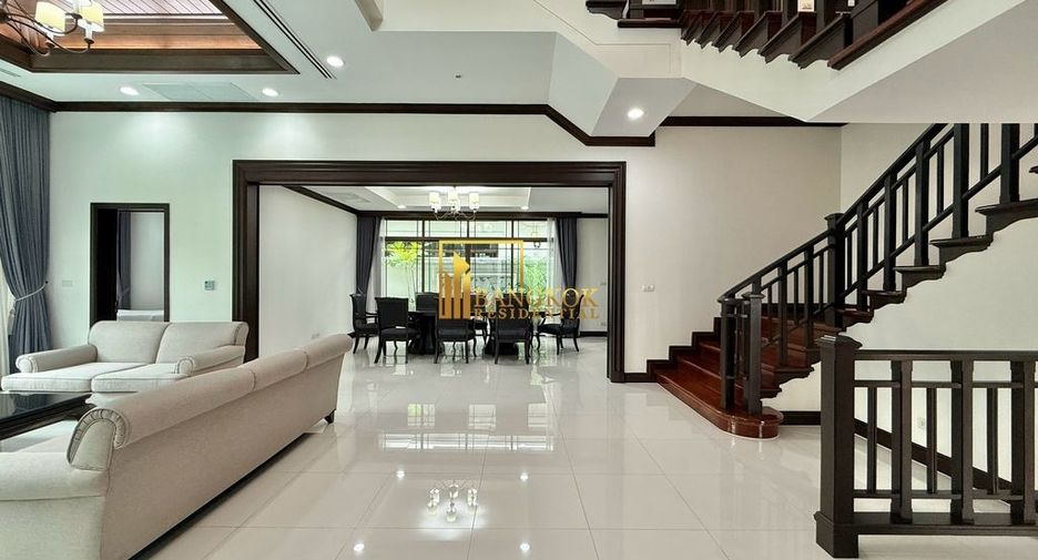 For rent 4 bedrooms villa in Yan Nawa, Bangkok