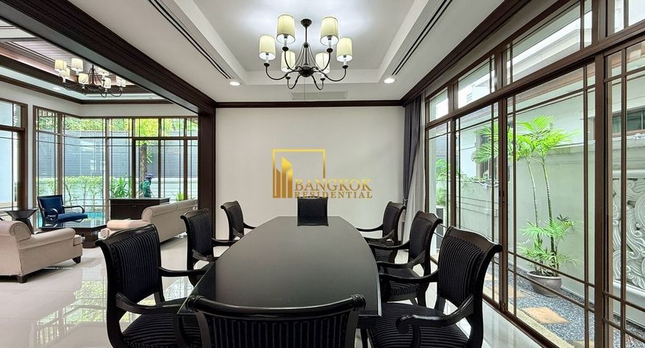 For rent 4 bedrooms villa in Yan Nawa, Bangkok
