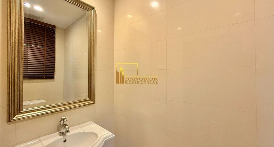For rent 4 bedrooms villa in Yan Nawa, Bangkok