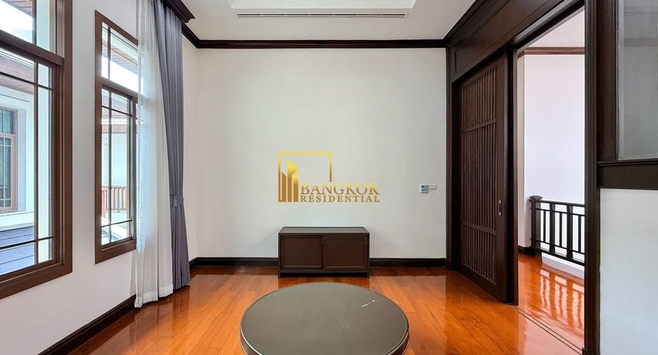 For rent 4 bedrooms villa in Yan Nawa, Bangkok