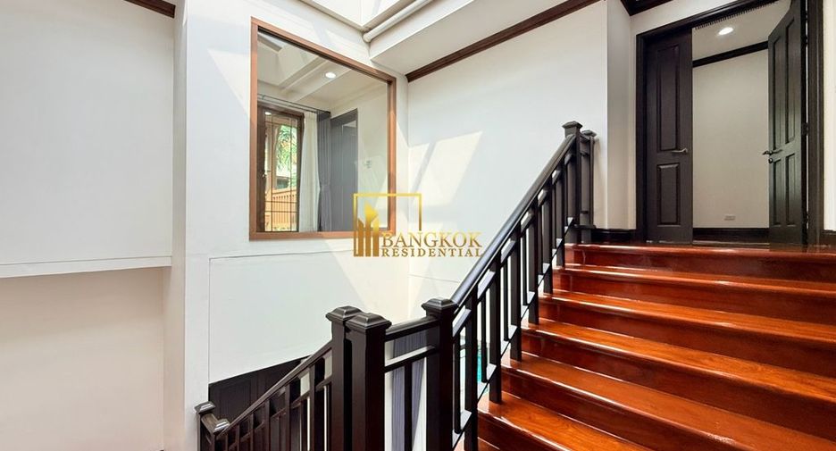 For rent 4 bedrooms villa in Yan Nawa, Bangkok