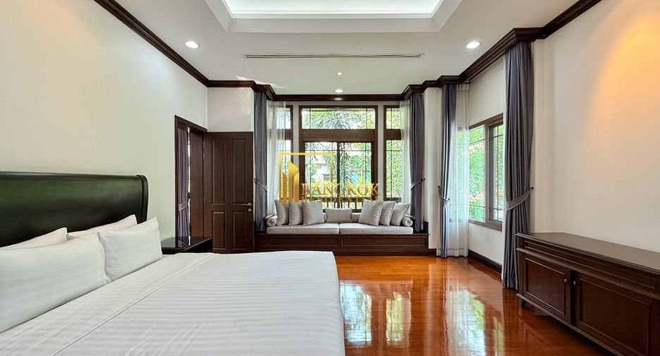 For rent 4 bedrooms villa in Yan Nawa, Bangkok