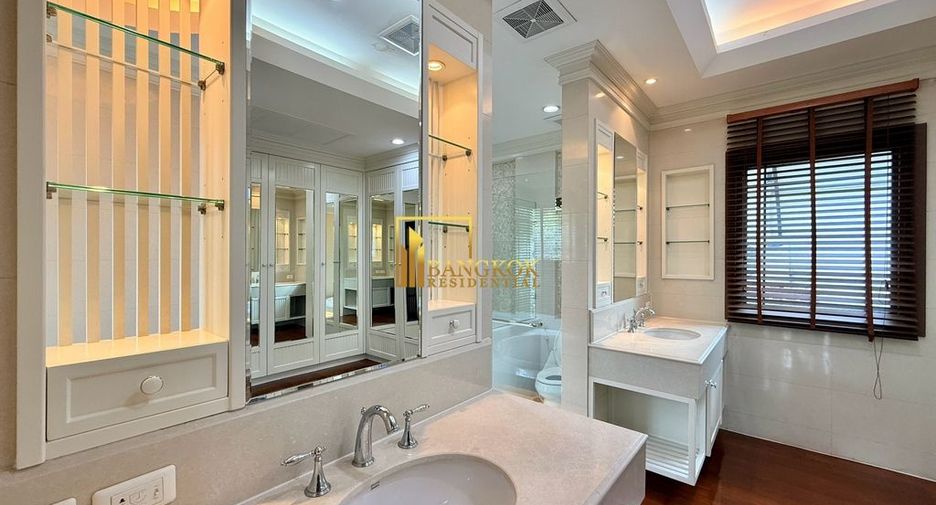 For rent 4 bedrooms villa in Yan Nawa, Bangkok