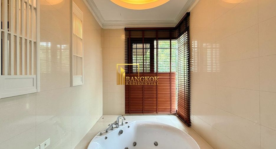 For rent 4 bedrooms villa in Yan Nawa, Bangkok