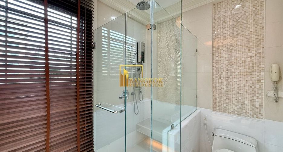 For rent 4 bedrooms villa in Yan Nawa, Bangkok
