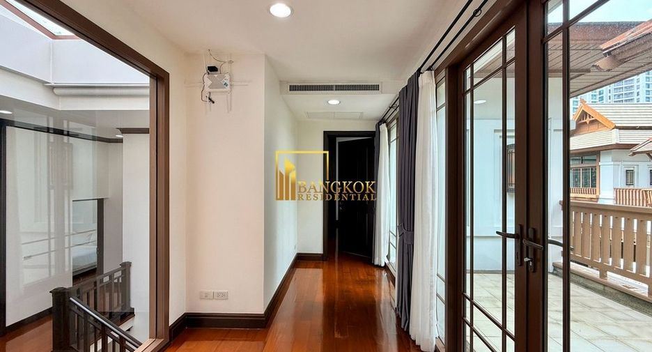 For rent 4 bedrooms villa in Yan Nawa, Bangkok