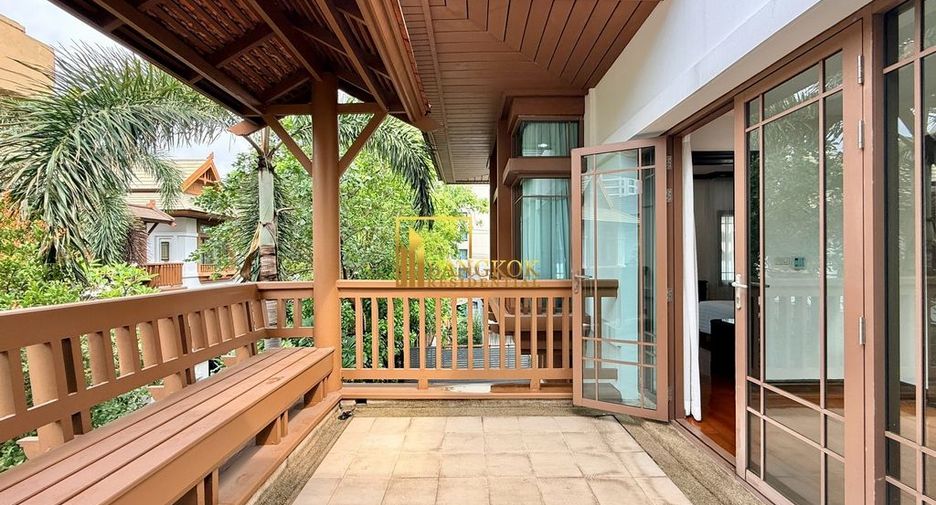 For rent 4 bedrooms villa in Yan Nawa, Bangkok