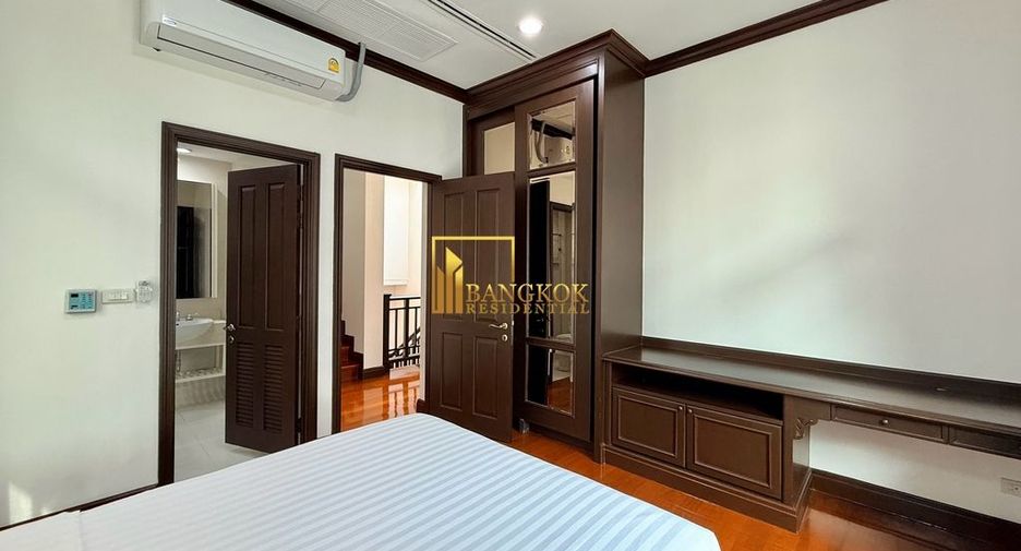 For rent 4 bedrooms villa in Yan Nawa, Bangkok
