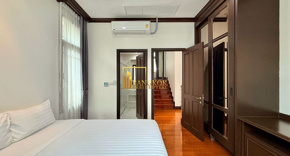 For rent 4 bedrooms villa in Yan Nawa, Bangkok