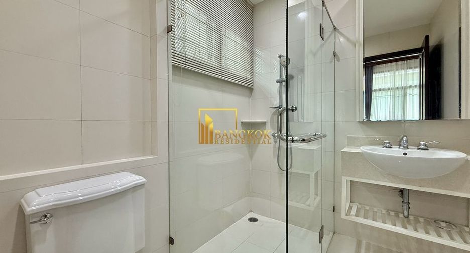 For rent 4 bedrooms villa in Yan Nawa, Bangkok