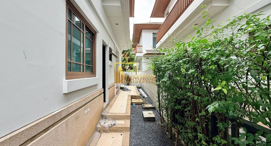 For rent 4 bedrooms villa in Yan Nawa, Bangkok