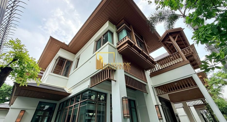 For rent 4 bedrooms villa in Yan Nawa, Bangkok