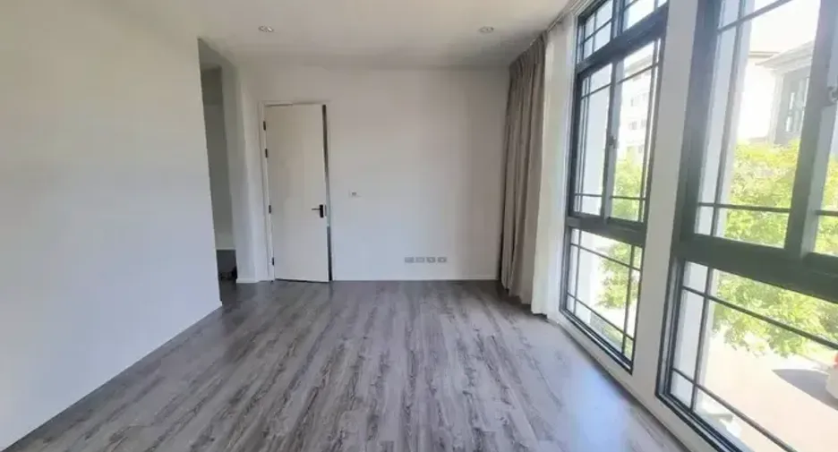 Haus zur Miete mit 4 Zimmer in Prawet, Bangkok