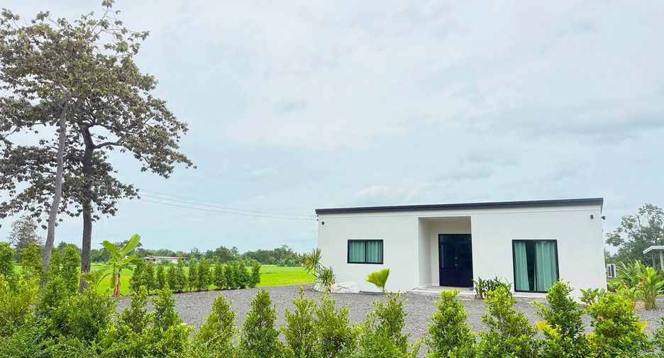 For sale 3 bedrooms villa in Prasat, Surin