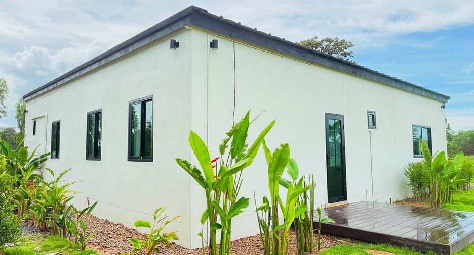 For sale 3 bedrooms villa in Prasat, Surin