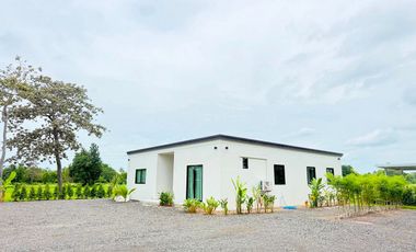 For sale 3 bedrooms villa in Prasat, Surin